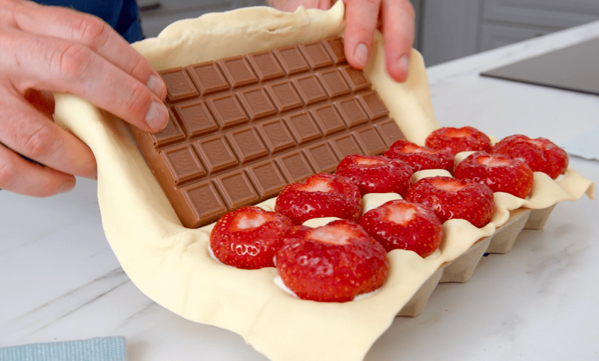 Blätterteigkuchen mit Erdbeeren aus dem Eierkarton