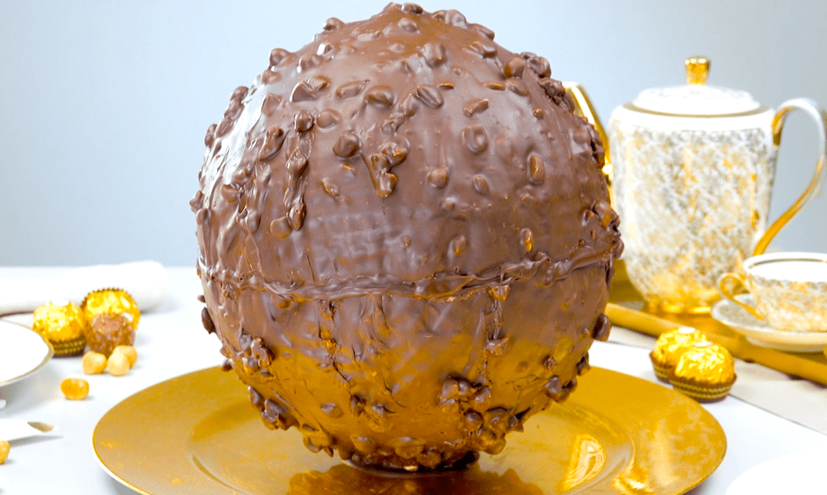 Ferrero Rocher in ÃœbergrÃ¶ÃŸe | Beliebte Schoko-Praline in XXL