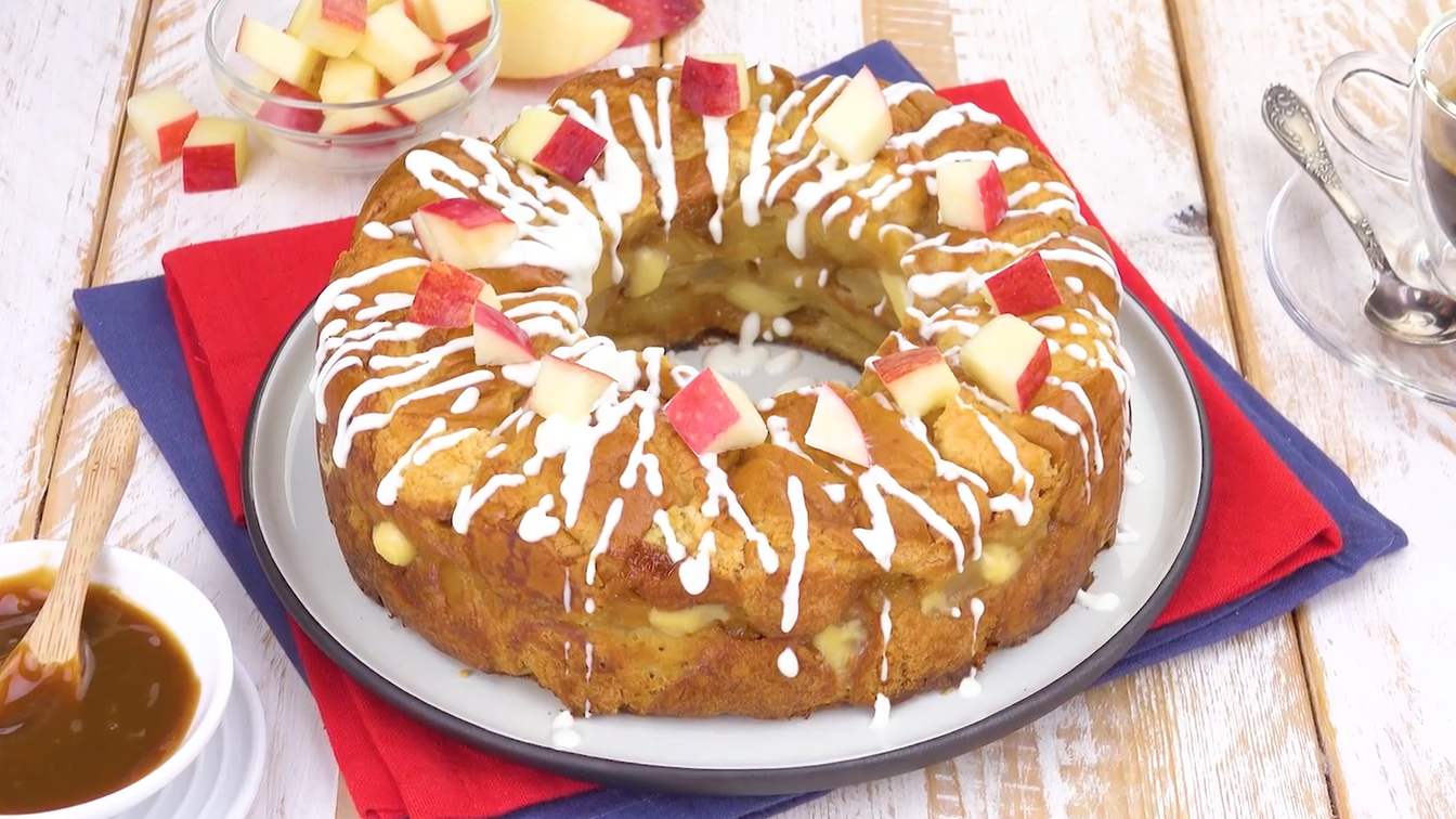 MilchbrÃ¶tchen-Partybrot mit Pudding, Ã„pfeln und Zuckerguss