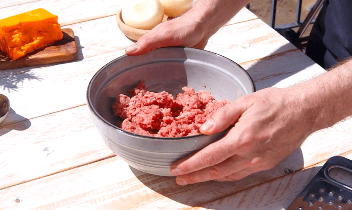 Rohes Hackfleisch in einer SchÃ¼ssel