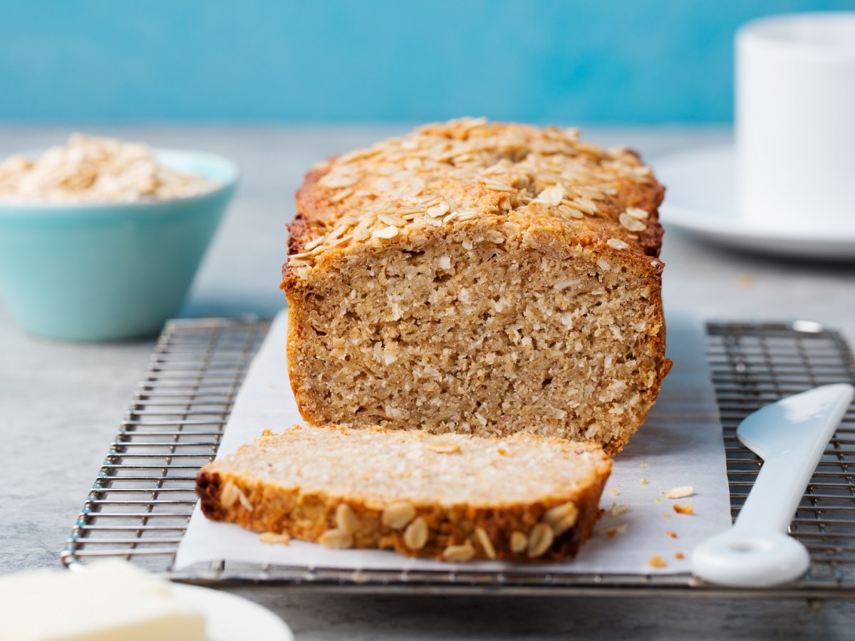 Brot backen: Dieses Haferflocken-Brot ohne Hefe schmeckt wie vom BÃ¤cker