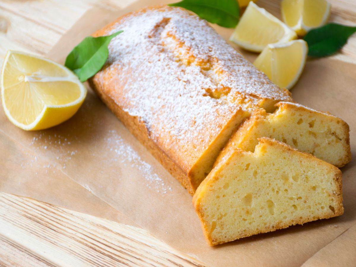 Veganer Zitronenkuchen ist wunderbar saftig und locker