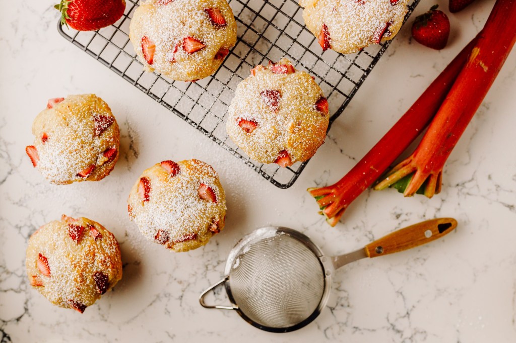 Erdbeer-Rhabarber-Muffins