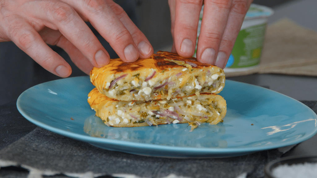 Hüttenkäse-Tasche mit Zucchini-Parmesan-Füllung: leckeres Fingerfood