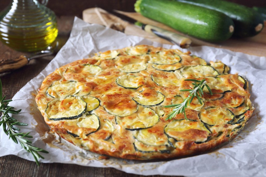 Zucchini-Scarpaccia: ein knuspriges Sommergericht aus Italien