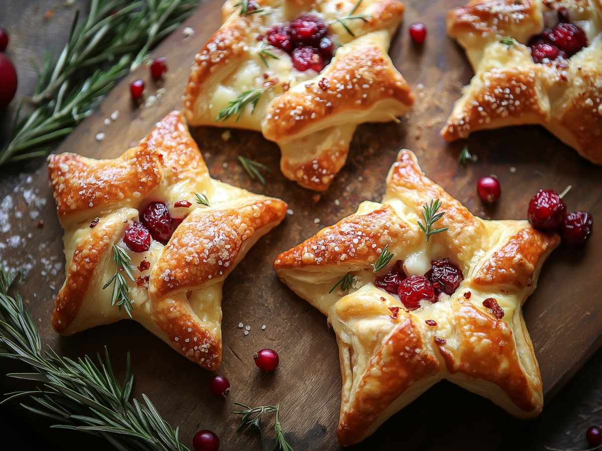 Blätterteigsterne mit Brie und Cranberrys: Vorspeise für das Weihnachtsmenü