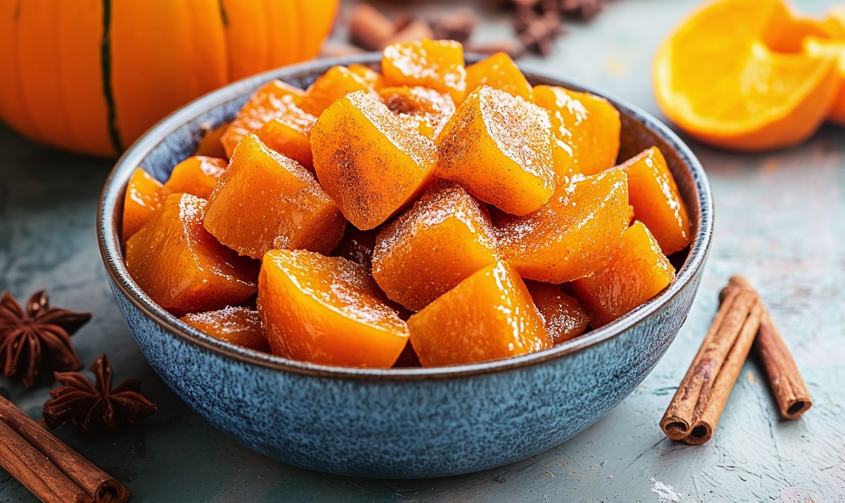 Calabaza en Tacha: mexikanischer KÃ¼rbis in Sirup in einer SchÃ¼ssel.