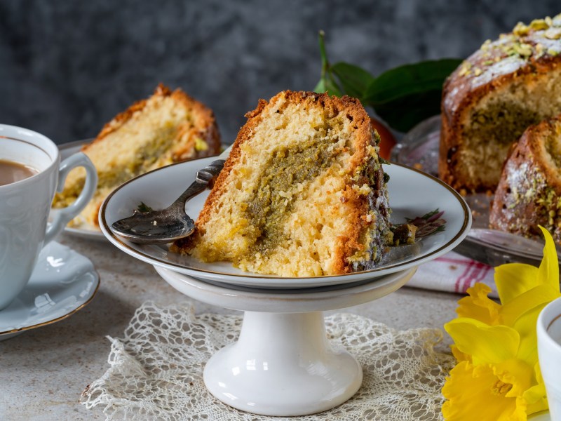 Ein StÃ¼ck Pistazien-Orangen-Kuchen