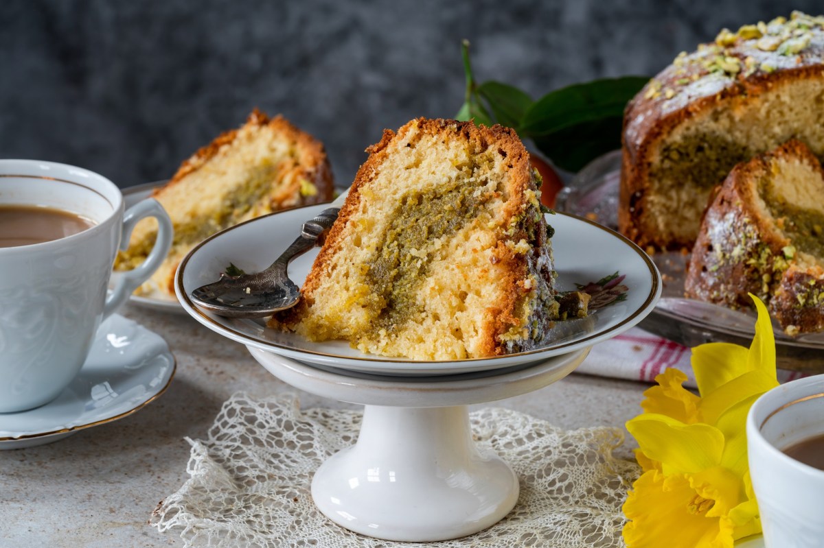 Ein StÃ¼ck Pistazien-Orangen-Kuchen