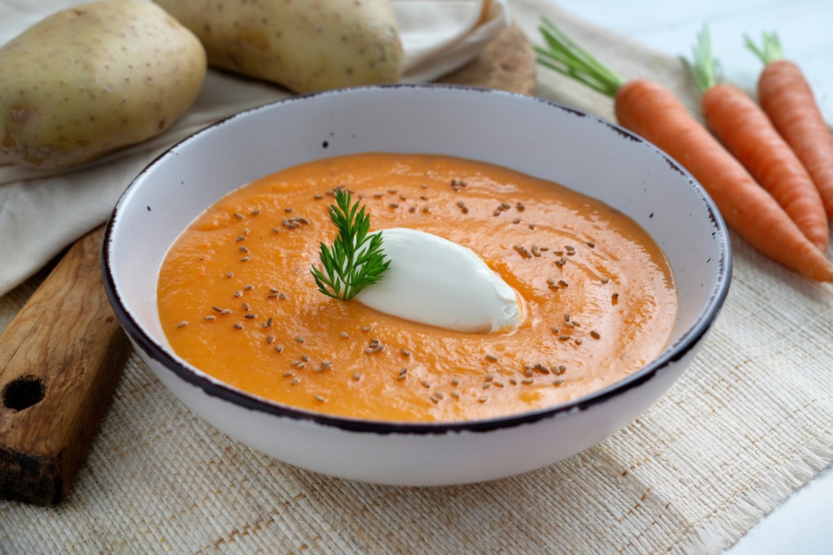 SchÃ¼ssel mit Karotten-Mascarpone-Suppe