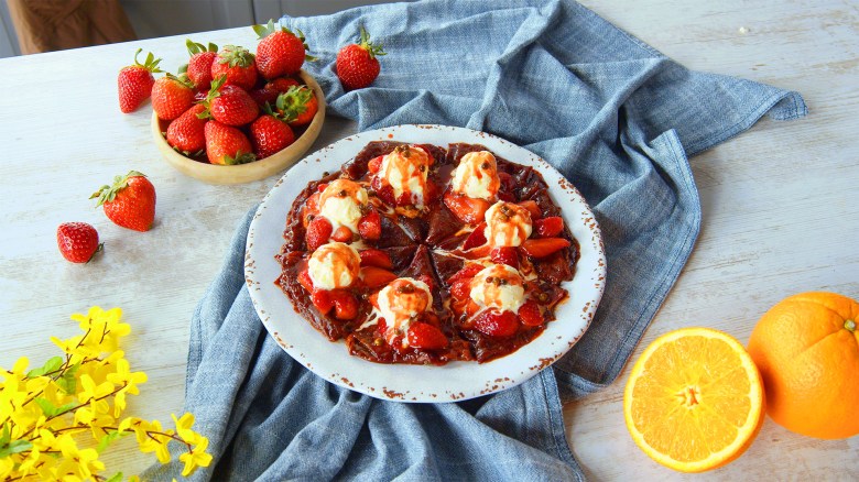 Diese Schoko-Erdbeer-Crêpes sind unwiderstehlich lecker